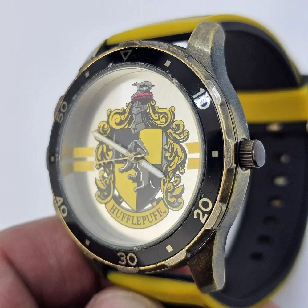Harry Potter‎ Hufflepuff Men' Watch 44MM Gray Dial Yellow Bands New Battery